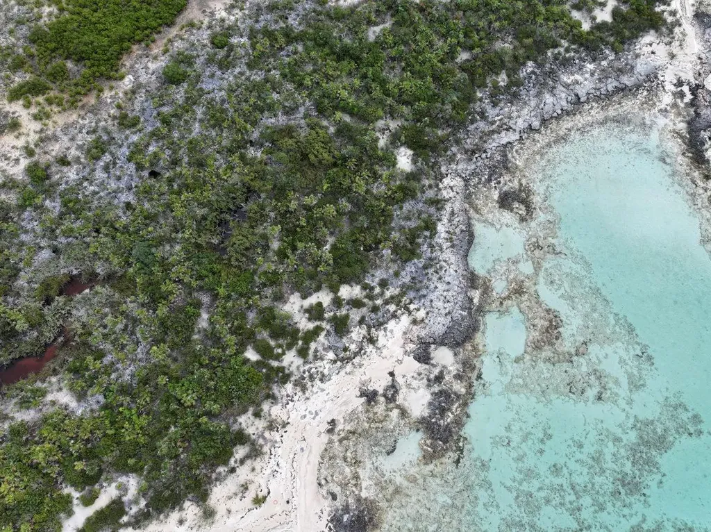 Gold Ring Cay Exuma BS