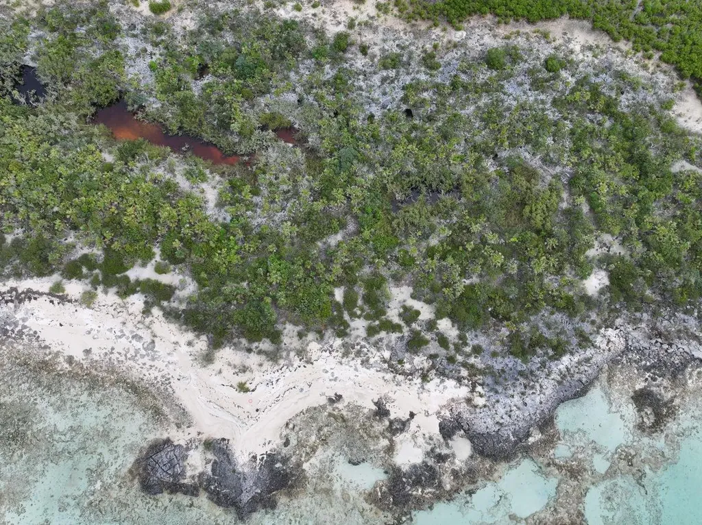 Gold Ring Cay Exuma BS