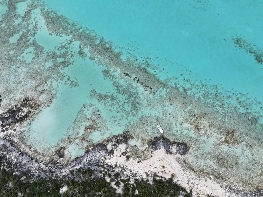 Gold Ring Cay Exuma BS