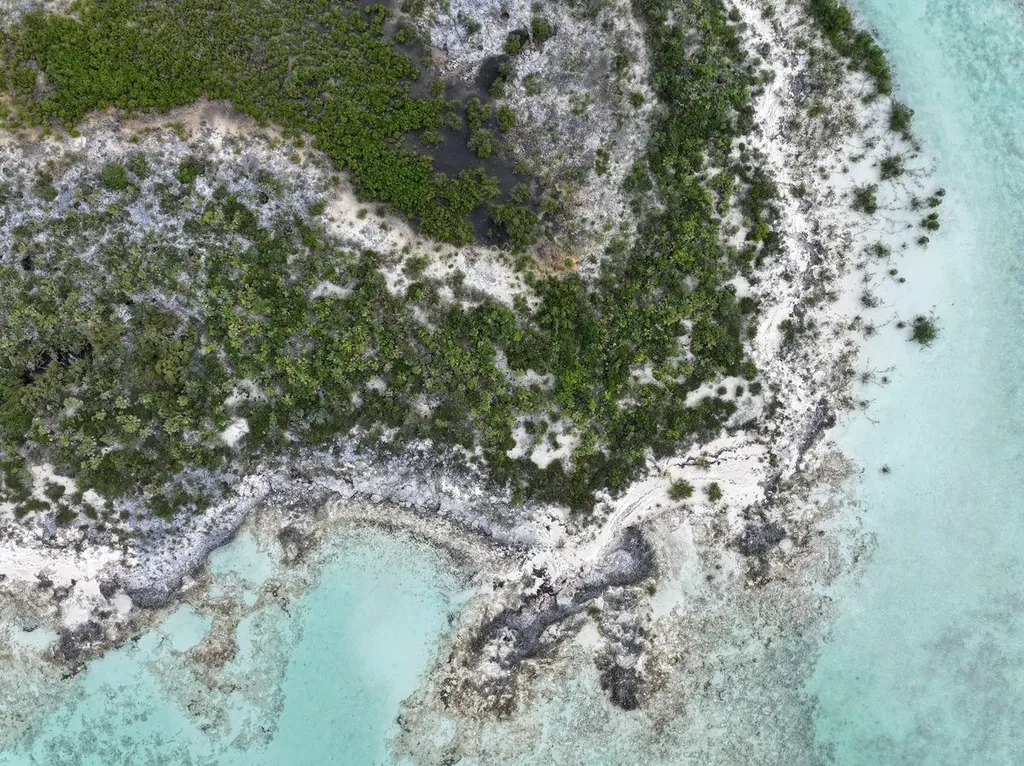 Gold Ring Cay Exuma BS