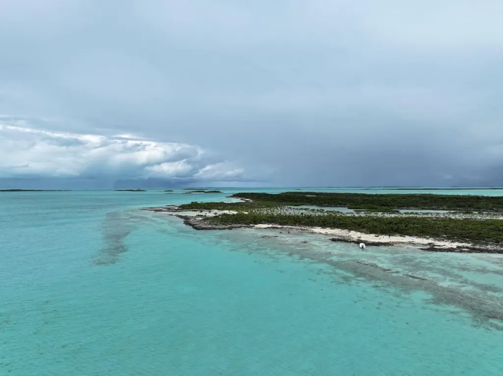 Gold Ring Cay Exuma BS