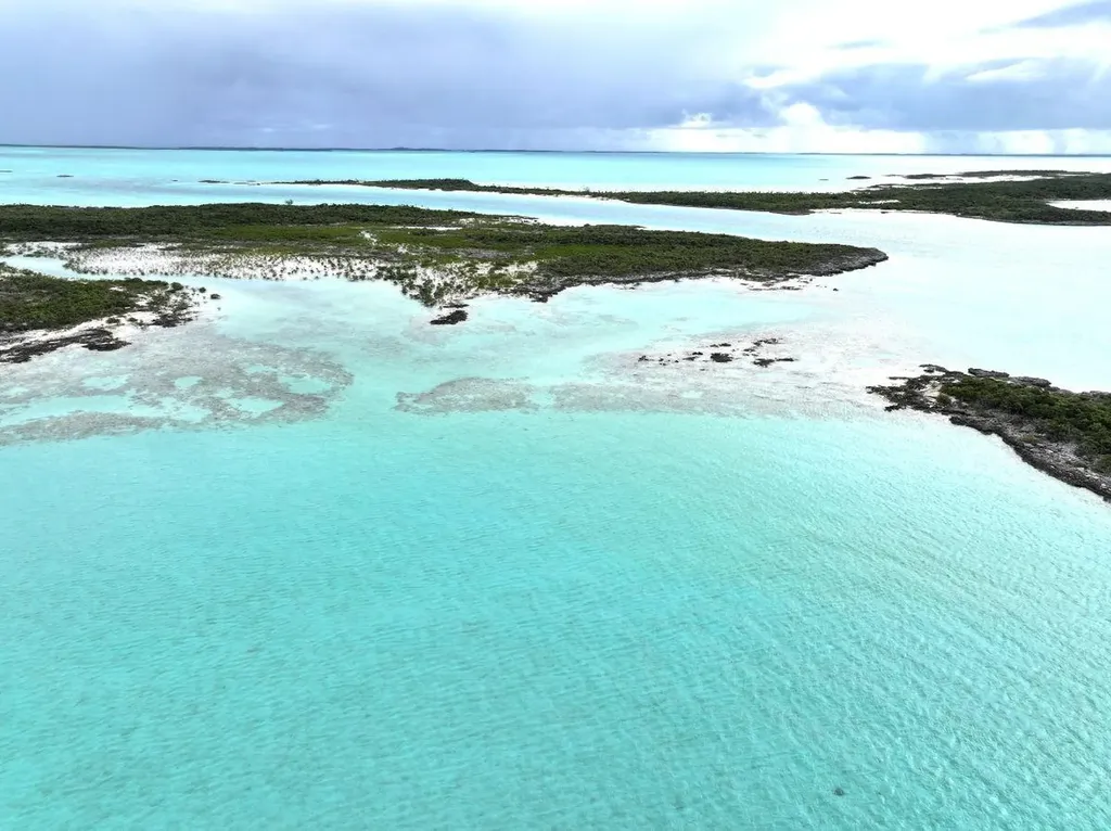 Gold Ring Cay Exuma BS