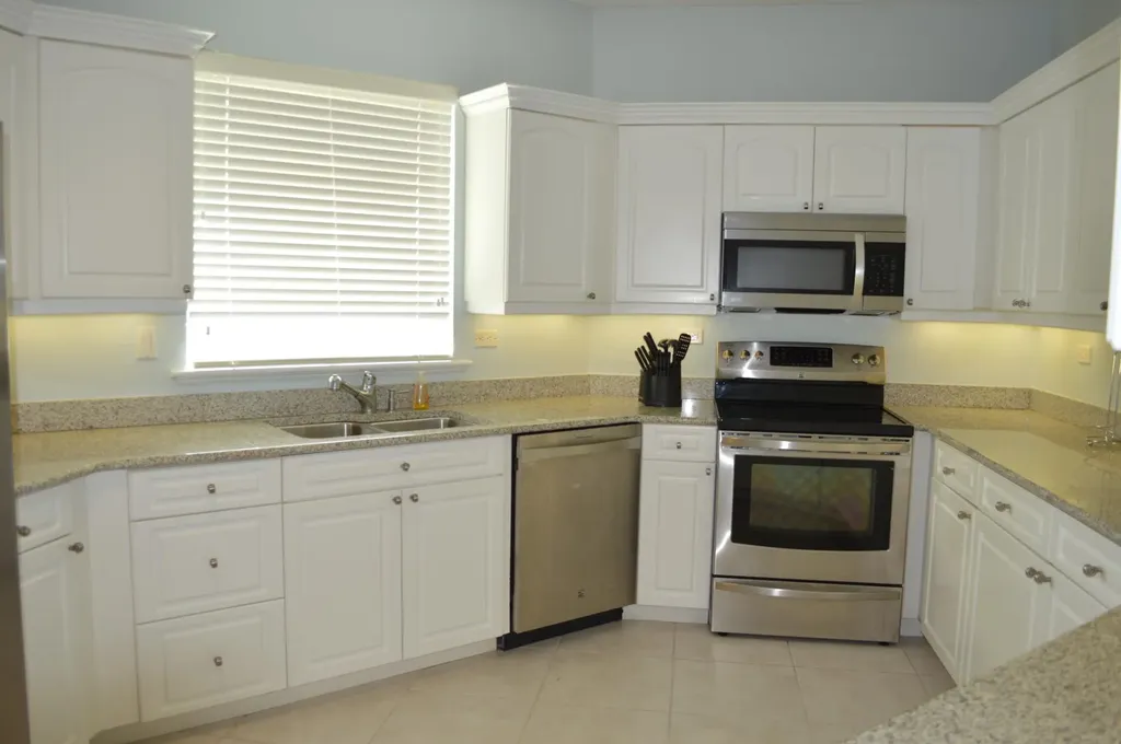 West Bay Street Bayroc New Providence Paradise Island BS