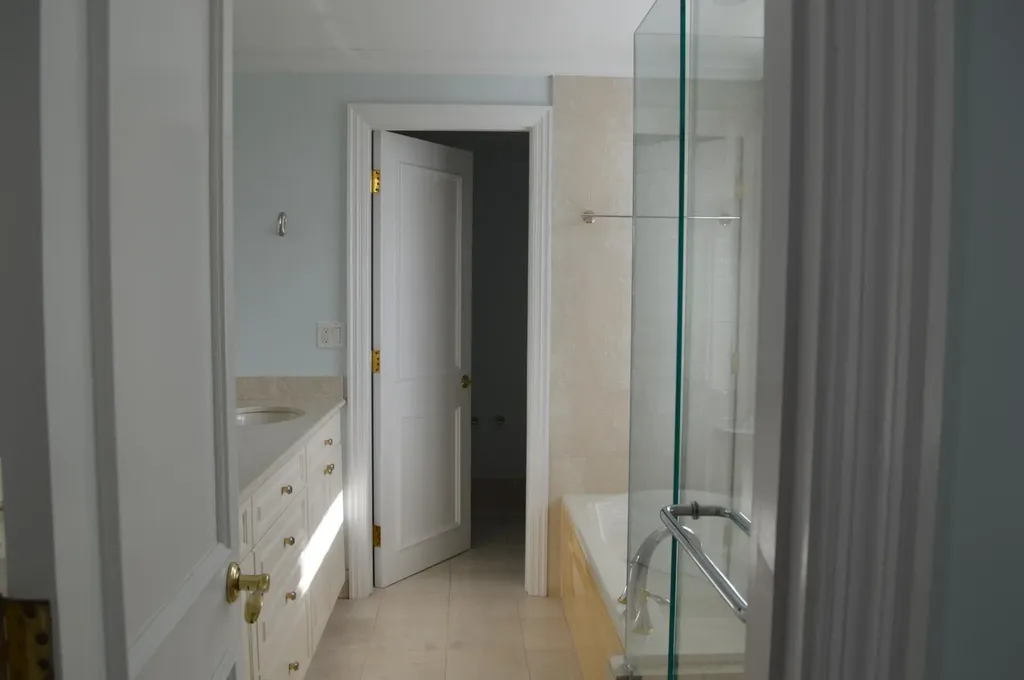 West Bay Street Bayroc New Providence Paradise Island BS