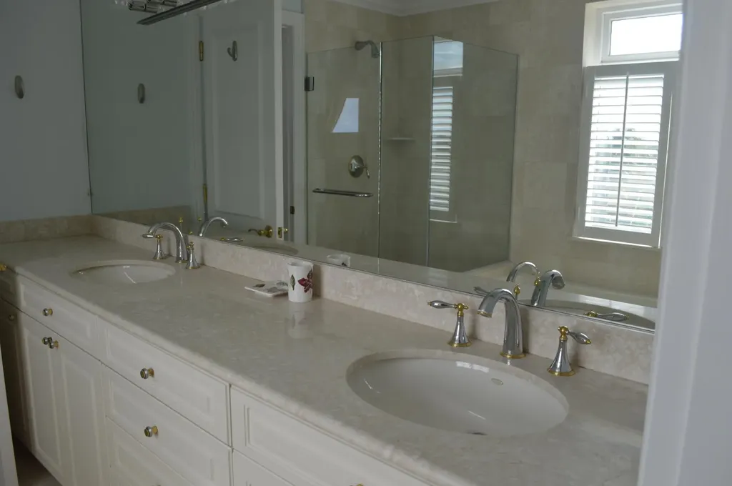 West Bay Street Bayroc New Providence Paradise Island BS