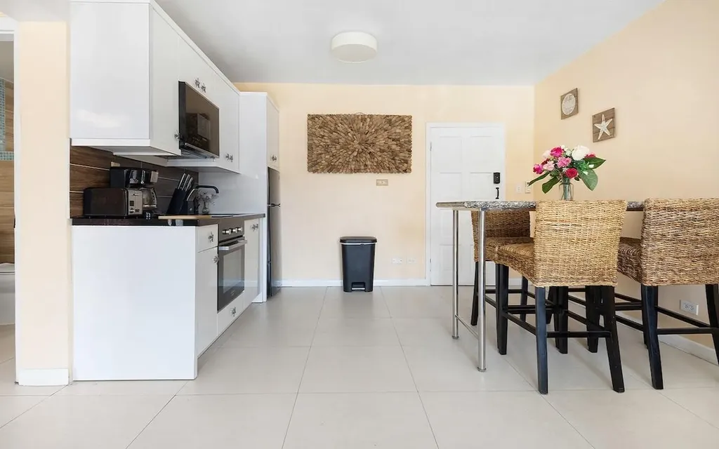 Town Court New Providence Paradise Island BS