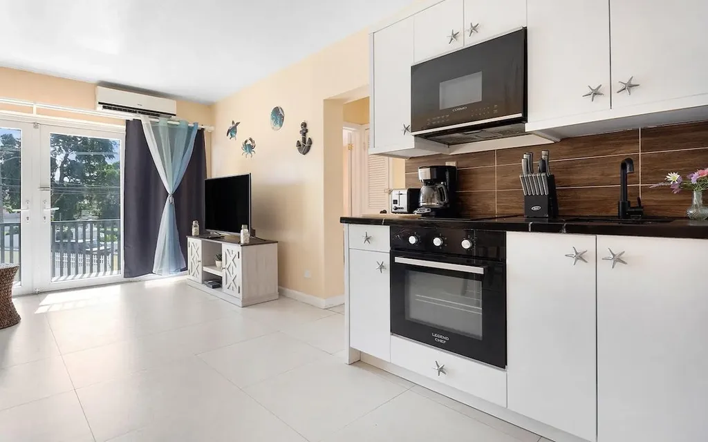 Town Court New Providence Paradise Island BS