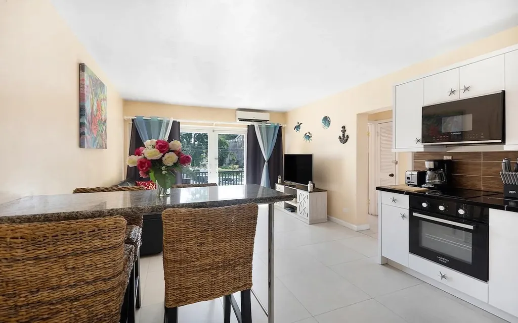 Town Court New Providence Paradise Island BS