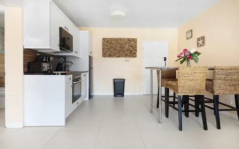 Town Court New Providence Paradise Island BS