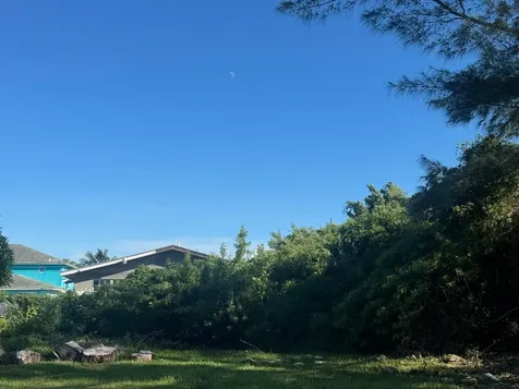 Misty Cloud Close New Providence Paradise Island BS