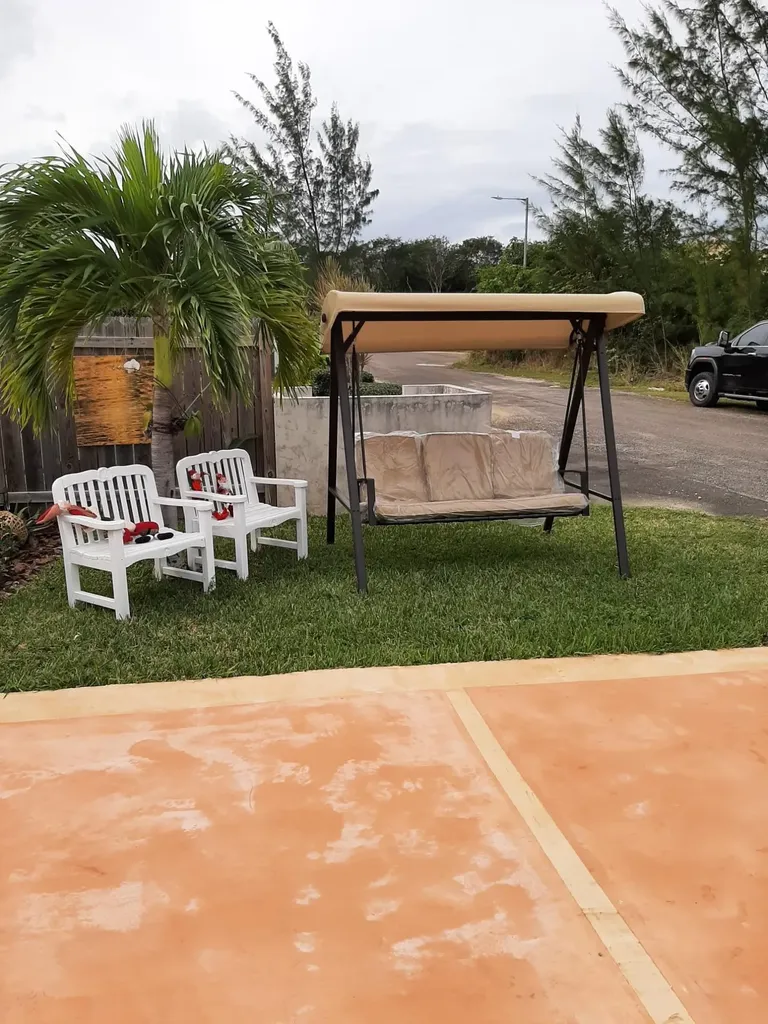 Dolphin Drive 17 New Providence Paradise Island BS