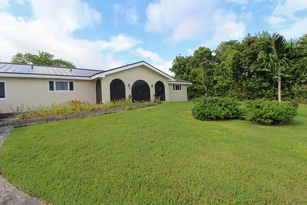 Hawaii Avenue Grand Bahama Freeport BS