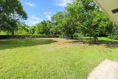 Hawaii Avenue Grand Bahama Freeport BS