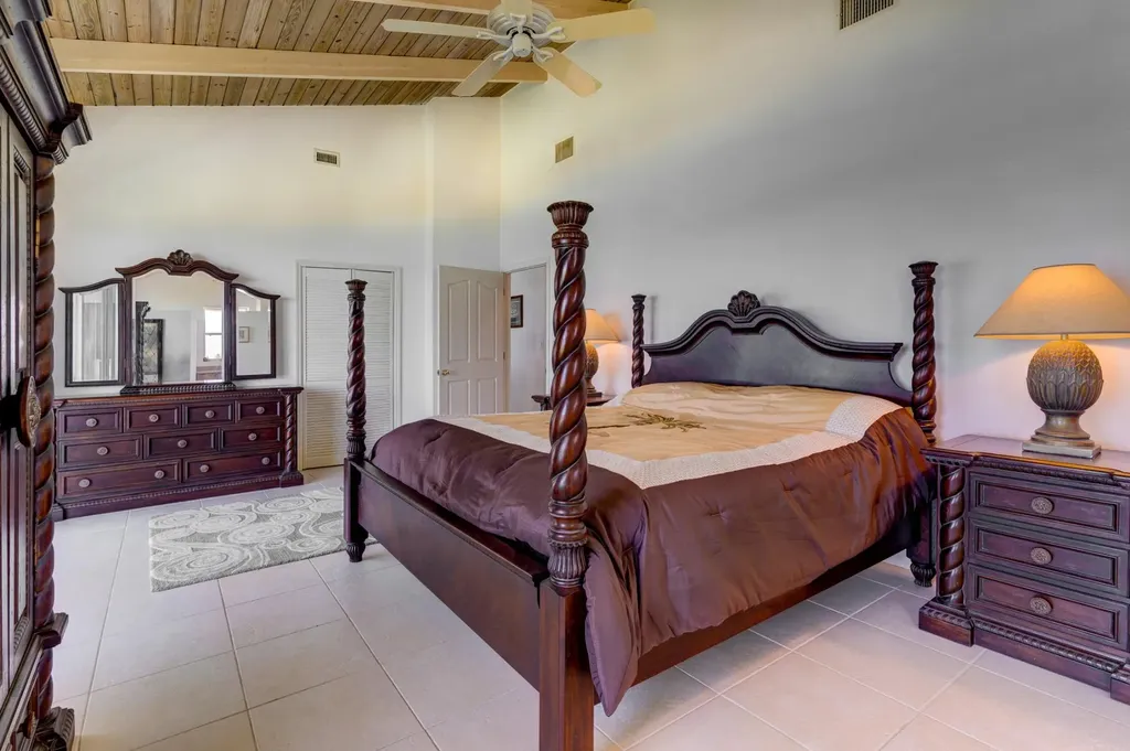 Columbus Landings 4 San Salvador BS