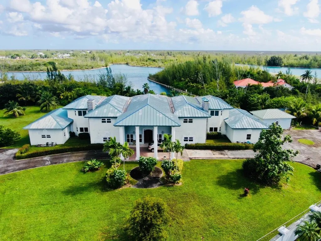 Bahamas Drive Colony Bay 26 & 27 Grand Bahama Freeport BS