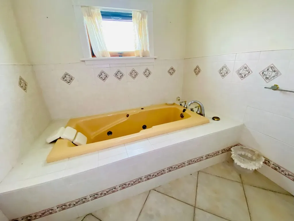 Bahamas Drive Colony Bay 26 & 27 Grand Bahama Freeport BS