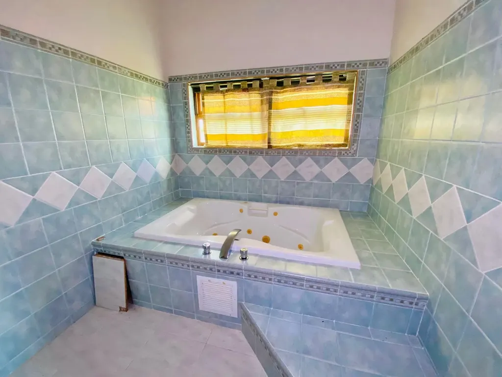 Bahamas Drive Colony Bay 26 & 27 Grand Bahama Freeport BS