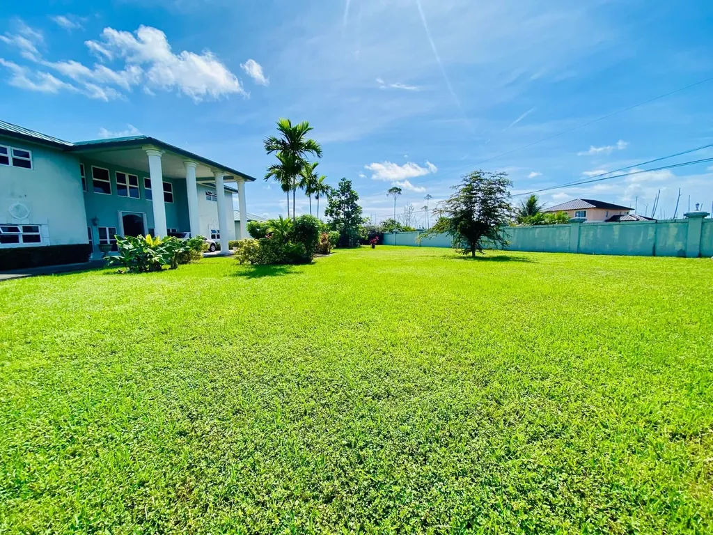 Bahamas Drive Colony Bay 26 & 27 Grand Bahama Freeport BS