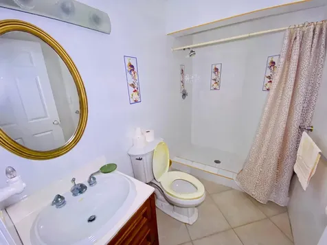 Bahamas Drive Colony Bay 26 & 27 Grand Bahama Freeport BS