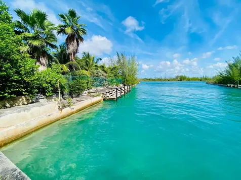 Bahamas Drive Colony Bay 26 & 27 Grand Bahama Freeport BS