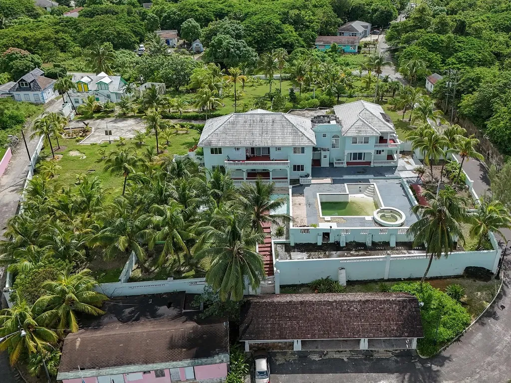 The Bluff Complex Eleuthera BS