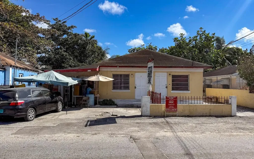 Triplex Englerston Subdivision New Providence Paradise Island BS