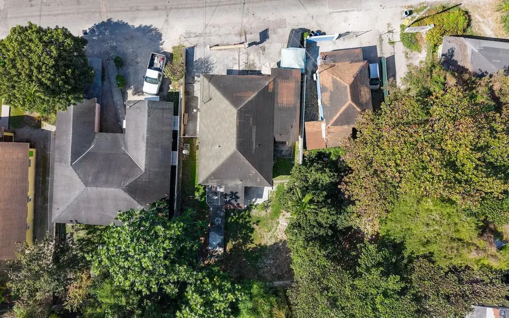 Triplex Englerston Subdivision New Providence Paradise Island BS