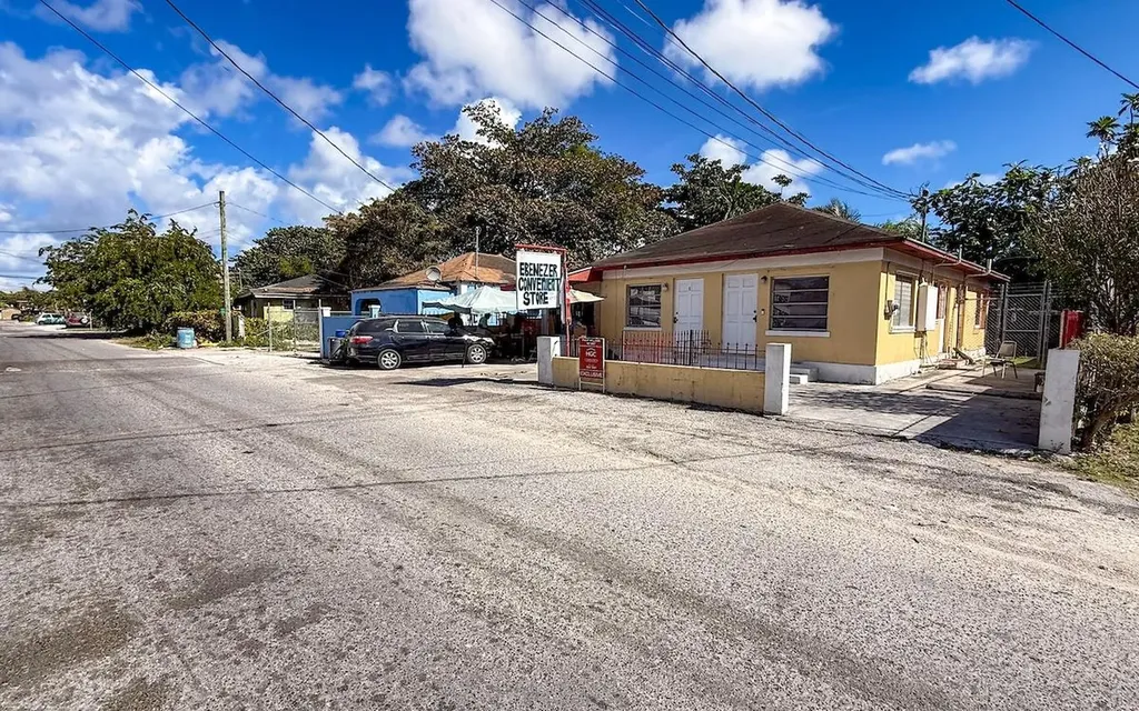 Triplex Englerston Subdivision New Providence Paradise Island BS