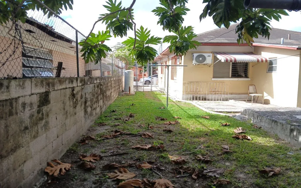 Triplex Englerston Subdivision New Providence Paradise Island BS