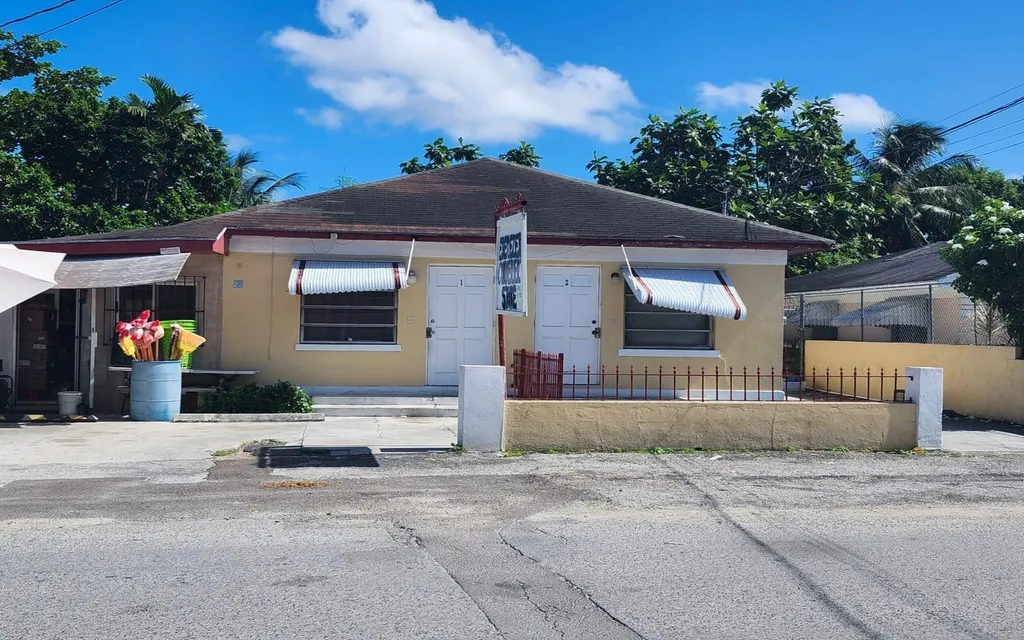 Triplex Englerston Subdivision New Providence Paradise Island BS