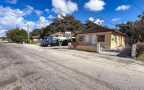 Triplex Englerston Subdivision New Providence Paradise Island BS