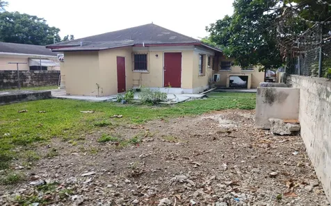 Triplex Englerston Subdivision New Providence Paradise Island BS