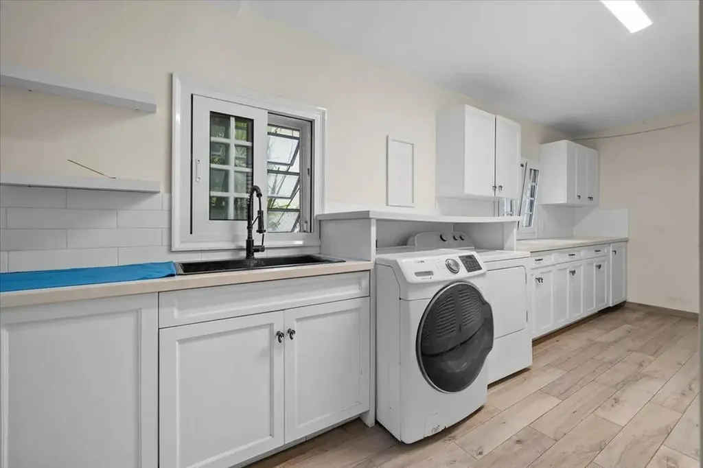 Sunset Drive New Providence Paradise Island BS