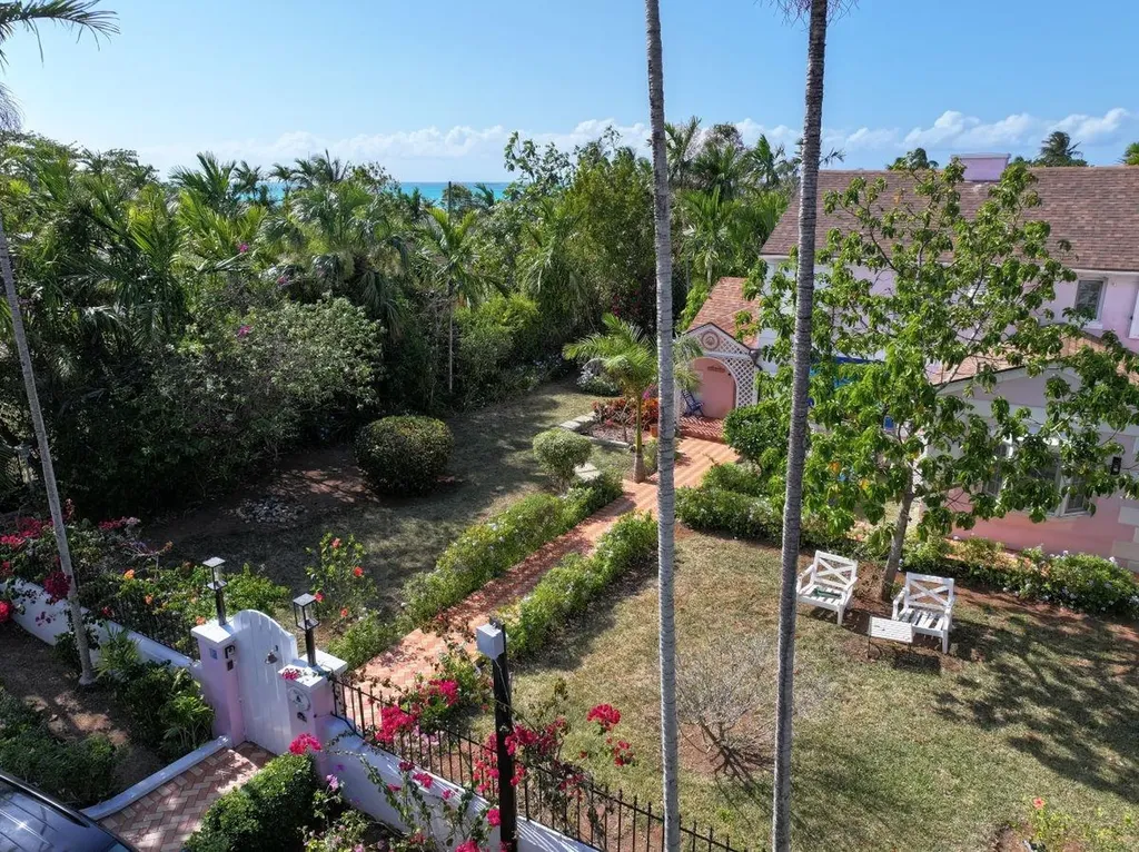 Sunset Drive New Providence Paradise Island BS