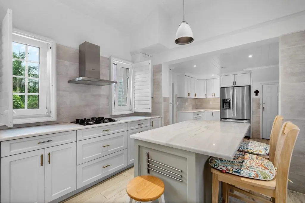 Sunset Drive New Providence Paradise Island BS