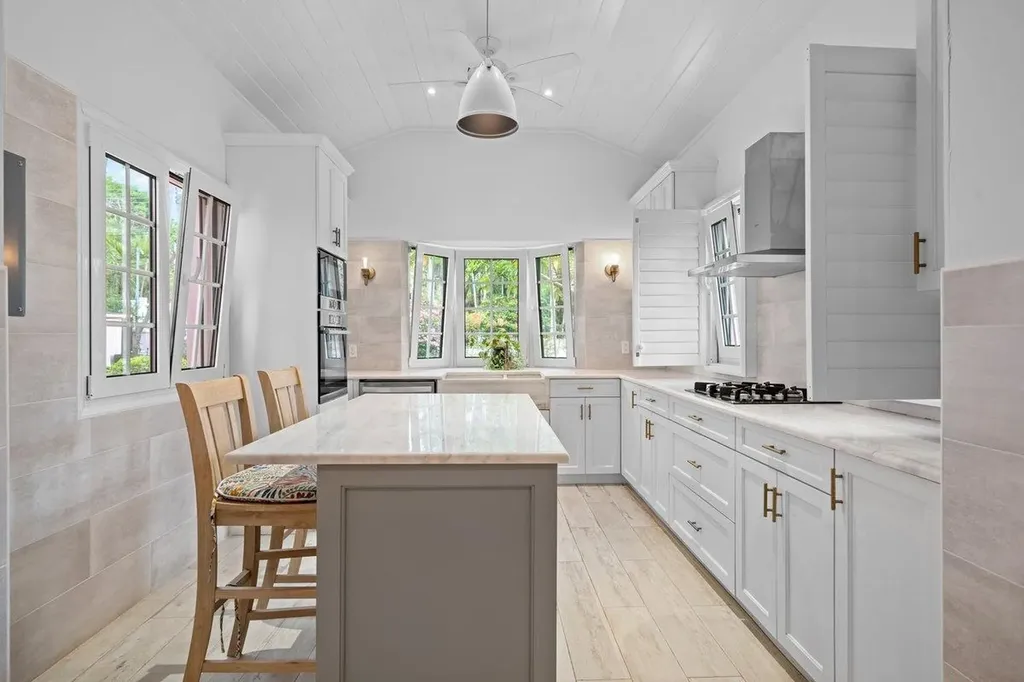 Sunset Drive New Providence Paradise Island BS