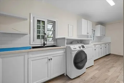 Sunset Drive New Providence Paradise Island BS