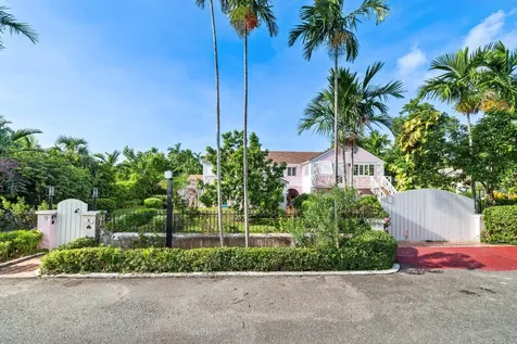 Sunset Drive New Providence Paradise Island BS