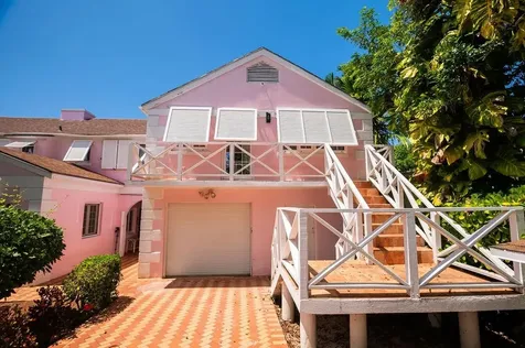 Sunset Drive New Providence Paradise Island BS