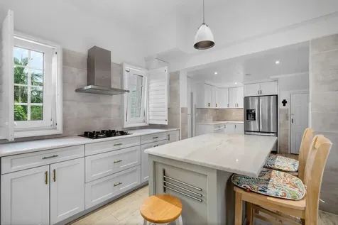 Sunset Drive New Providence Paradise Island BS