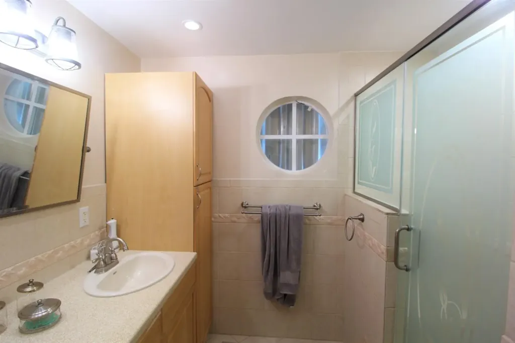 17/18 Abbey Court Grand Bahama Freeport BS