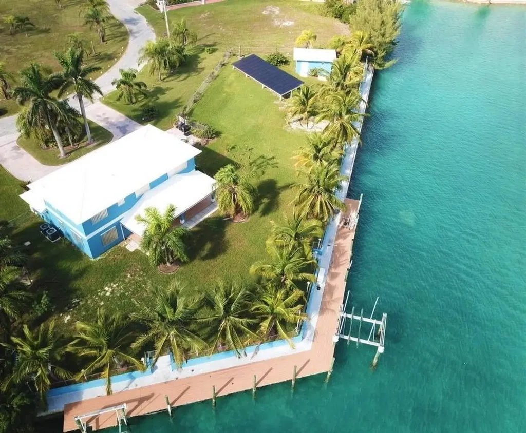 17/18 Abbey Court Grand Bahama Freeport BS