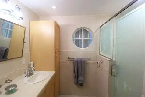 17/18 Abbey Court Grand Bahama Freeport BS