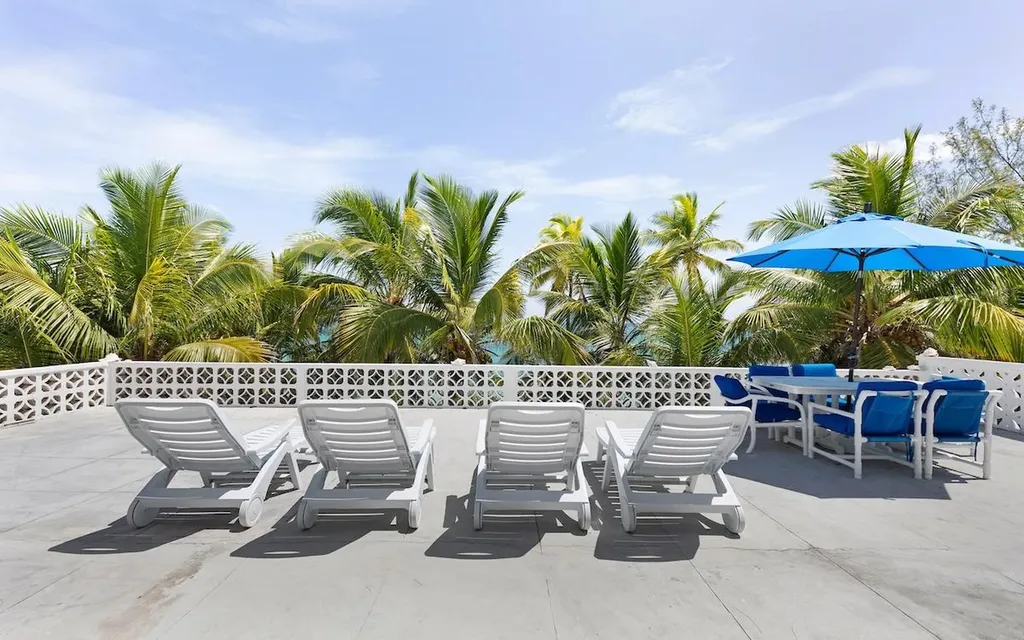 Tropical Impluse Banks Road Eleuthera BS