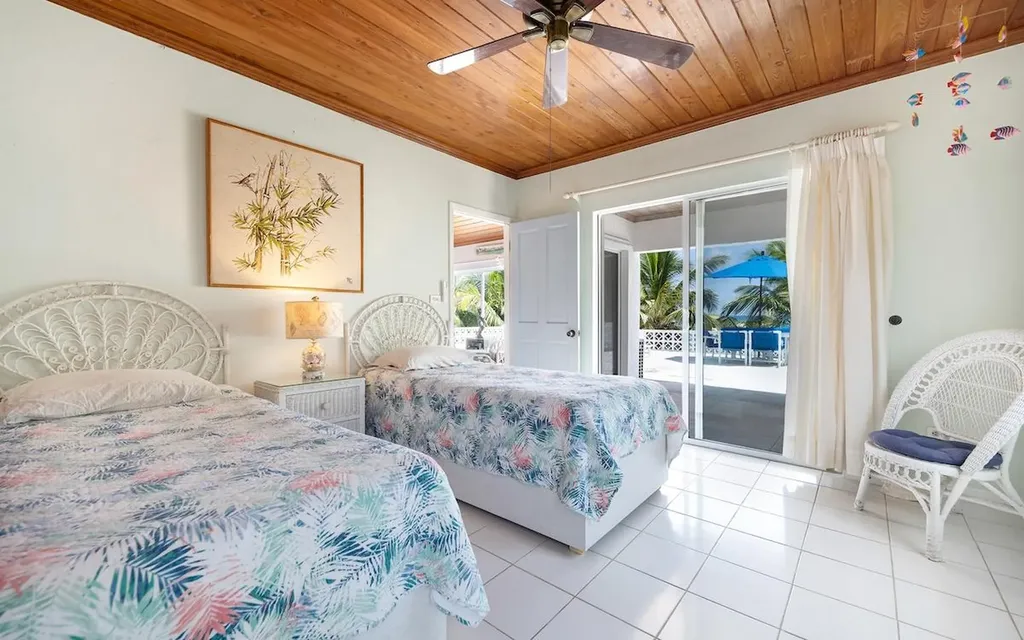 Tropical Impluse Banks Road Eleuthera BS