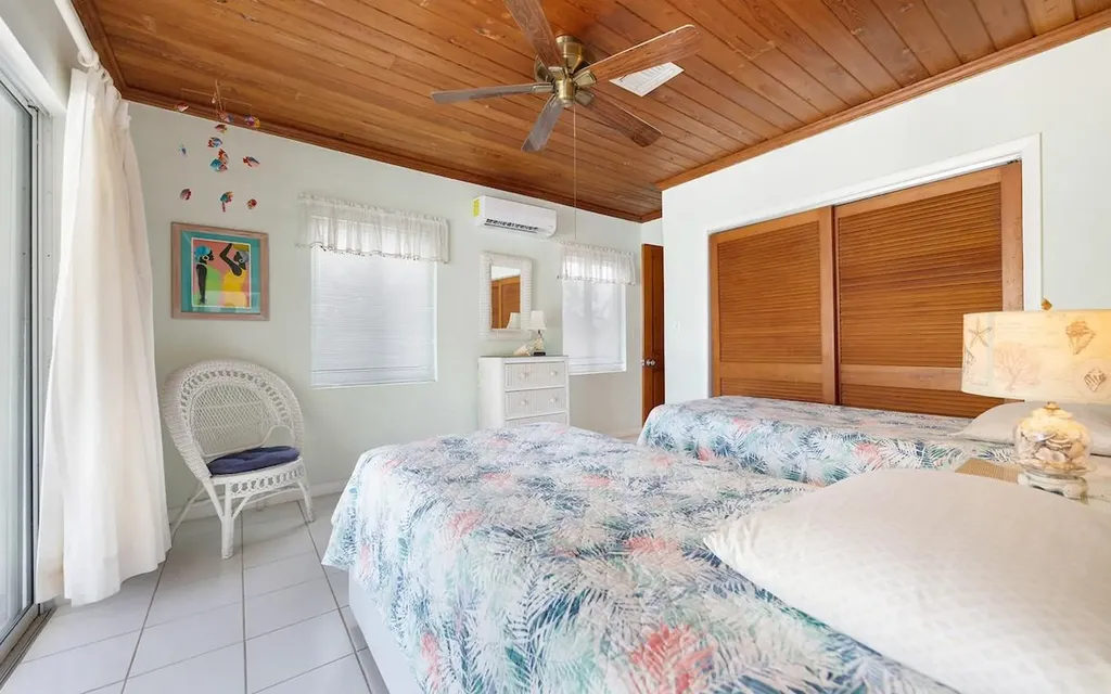 Tropical Impluse Banks Road Eleuthera BS