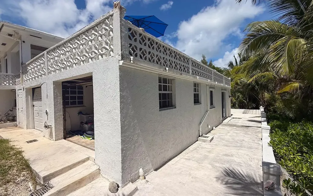 Tropical Impluse Banks Road Eleuthera BS