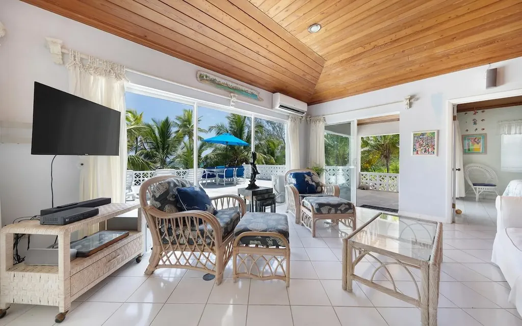 Tropical Impluse Banks Road Eleuthera BS