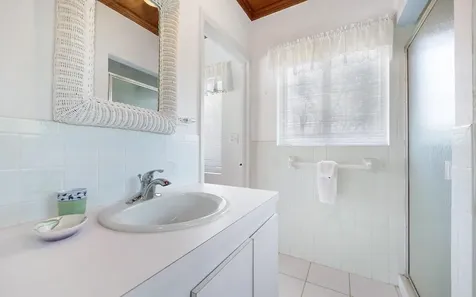 Tropical Impluse Banks Road Eleuthera BS