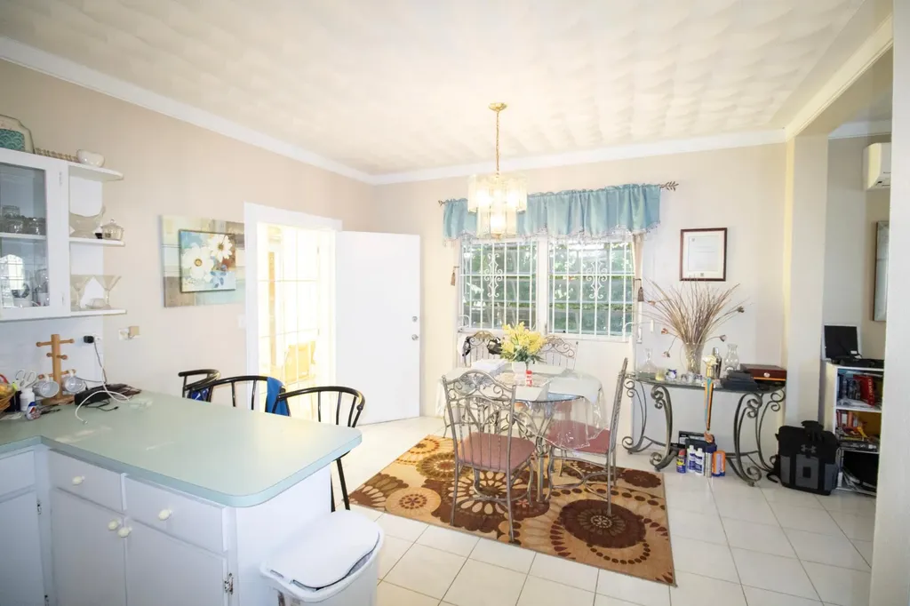 Misty Flowers Close New Providence Paradise Island BS